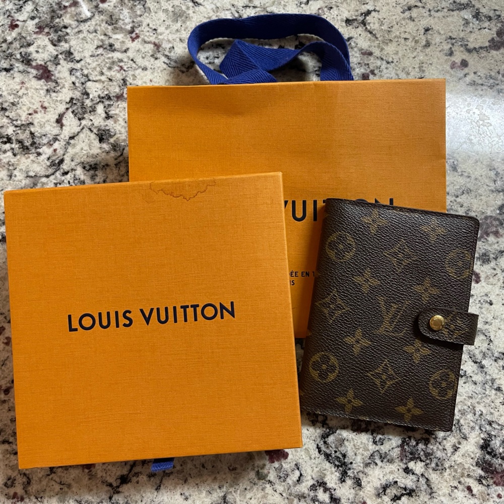 Authentic Louis Vuitton Monogram Small Ring Agenda